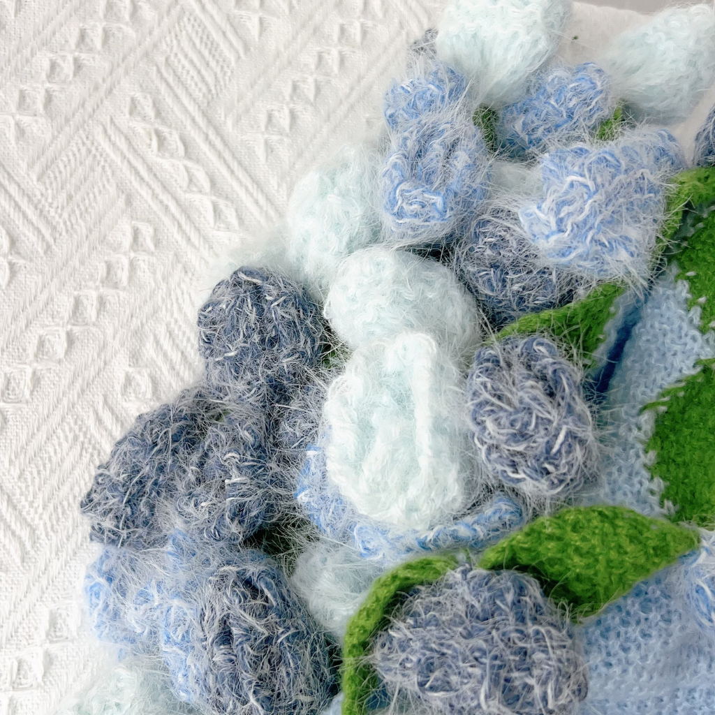 The Azure Mist Garden Blanket – Soft Flower Throw, Perfect Birthday Gift for Her