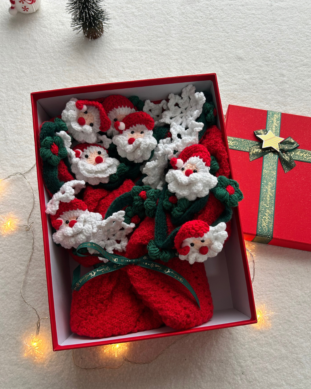 Santa’s Snowfall Crochet Christmas Blanket, 120 cm
